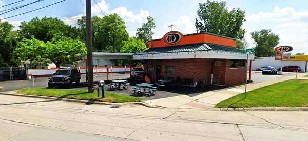 A&W Restaurant - Farmington - 30732 Grand River Ave (newer photo)